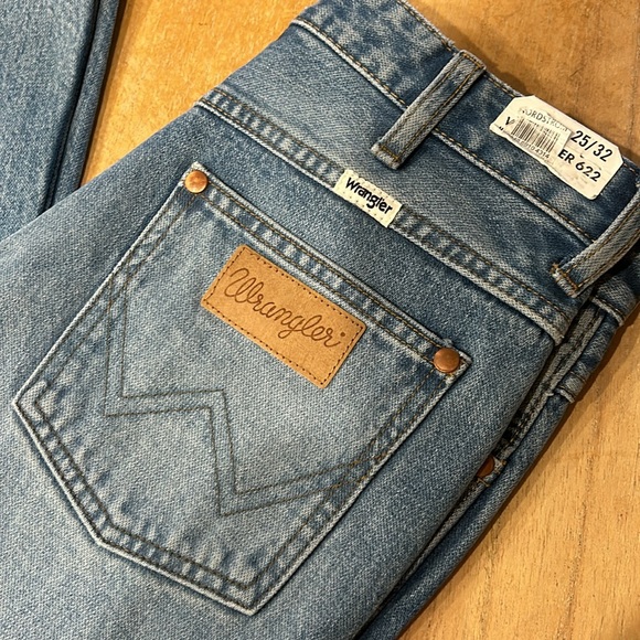Wrangler Wanderer 622 High Rise Flare Jean size 25 : 32 NWT - Picture 6 of 11